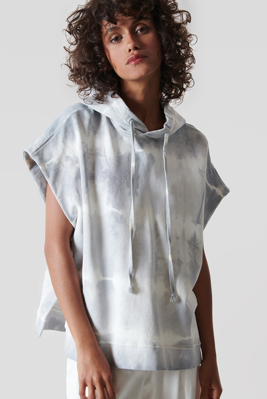 Hoodie Gunt Sans Manches Tie and Dye Gris - Jeanne Vouland