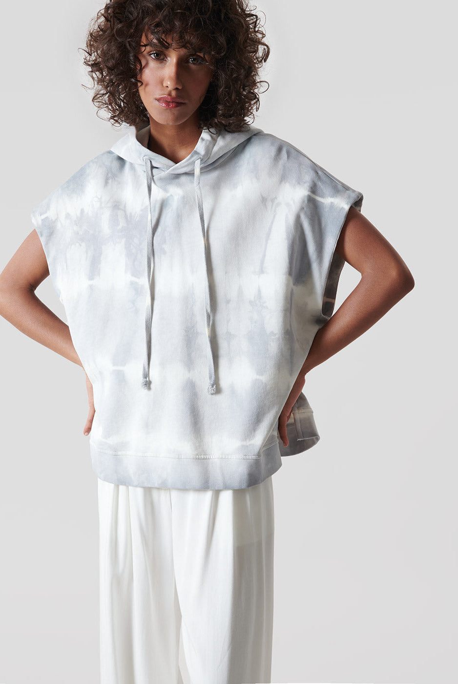 Hoodie Gunt Sans Manches Tie and Dye Gris - Jeanne Vouland